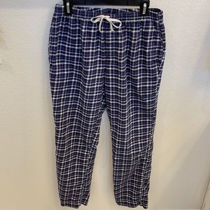 2 gently used vineyard vines sleep pants